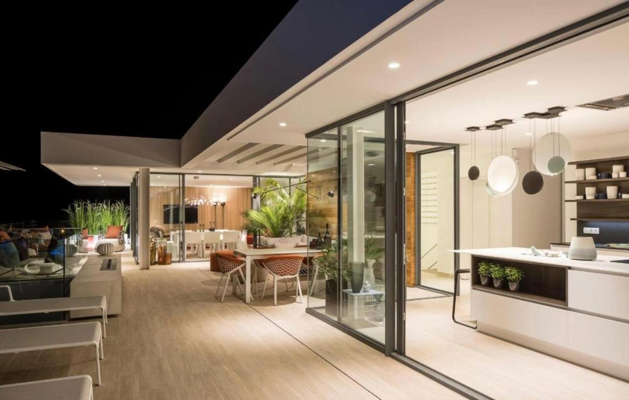 Luxury Villa Rebeka - Heated Pool And Jacuzzi Costa Adeje  ภายนอก รูปภาพ