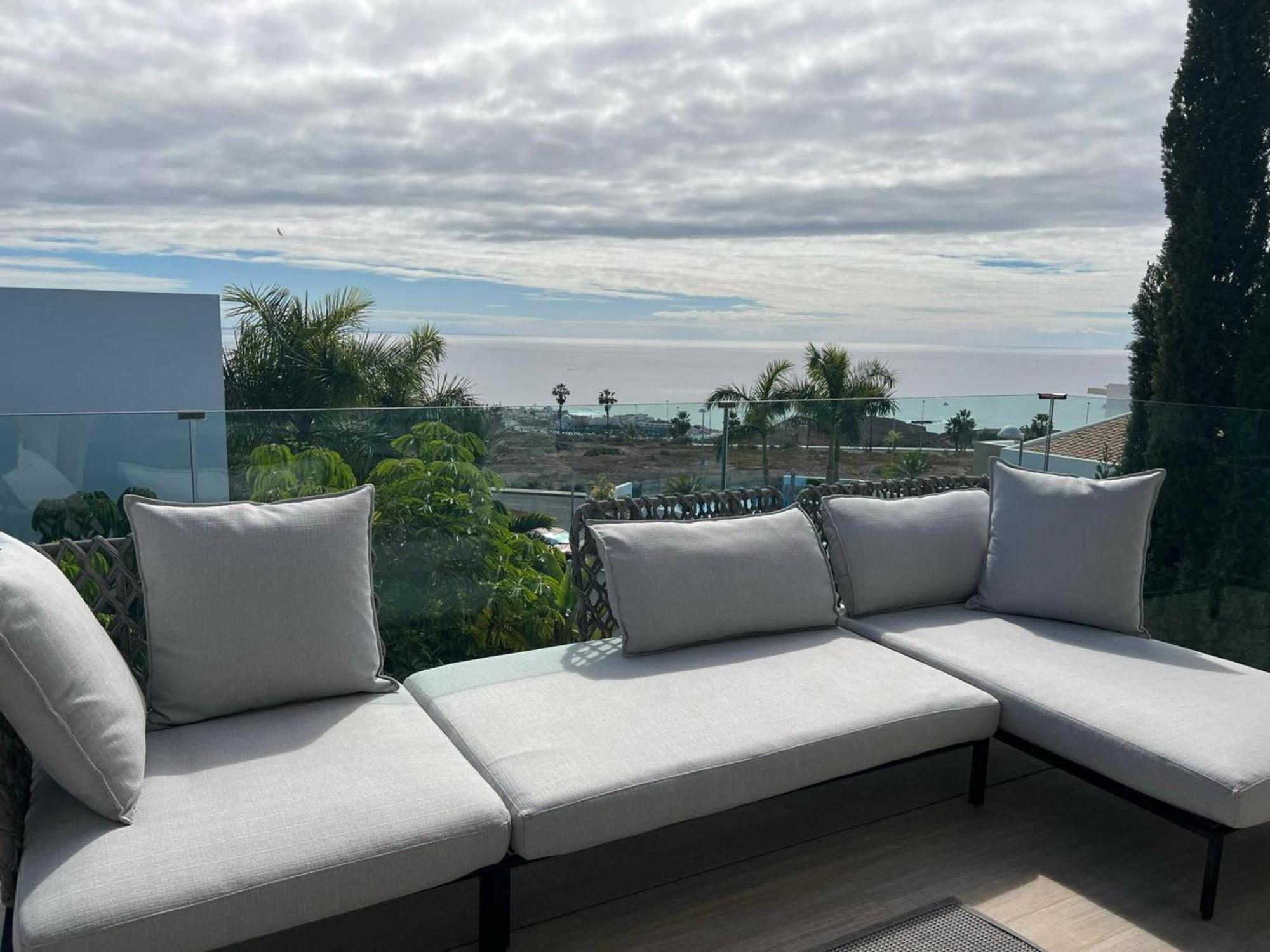 Luxury Villa Rebeka - Heated Pool And Jacuzzi Costa Adeje  ภายนอก รูปภาพ